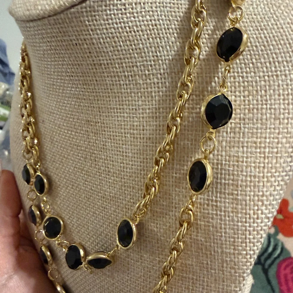 Elegant Gold and Black‎ Vintage Necklace